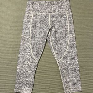 ZYIA grey and white Hi-Rise Capri Leggings size 8-10